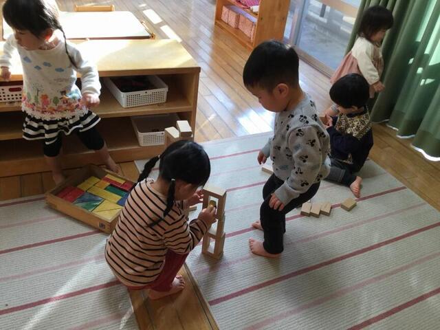 そーっと積んで(本園 もも)