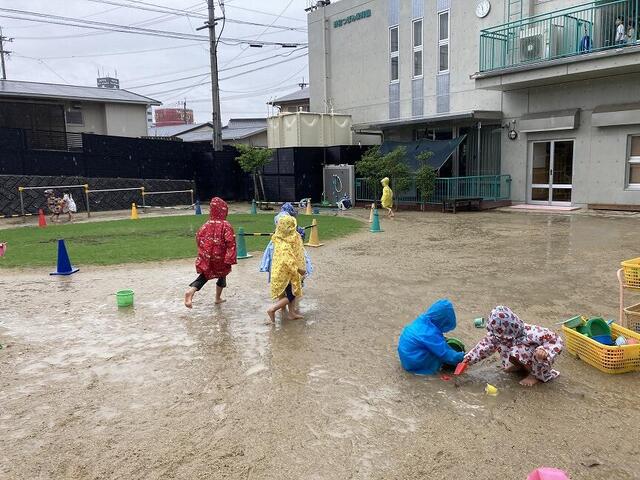 雨の日に(本園 年長)