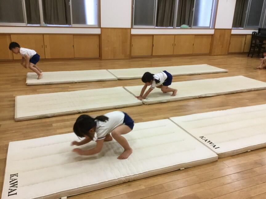 うさぎ跳び 本園 年長 新宮つぼみ保育園 社会福祉法人 輔仁会