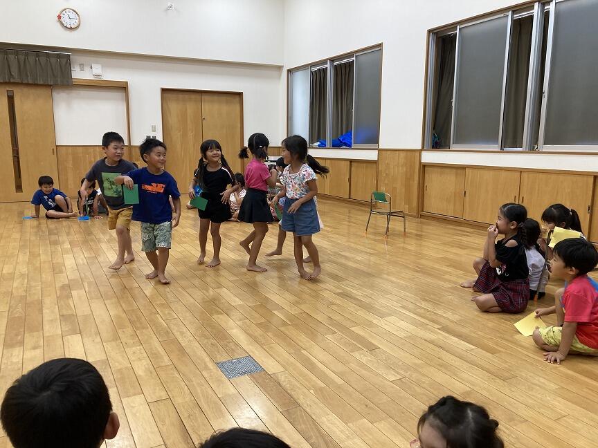 音を聴きながら(本園 青)