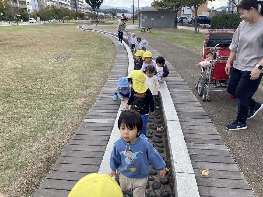 でこぼこ道（分園）