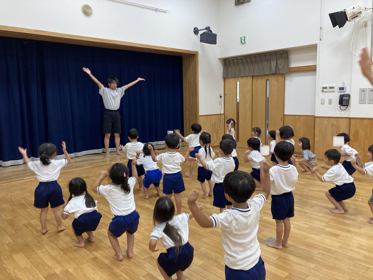 はとぽっぽ体操(本園 赤)