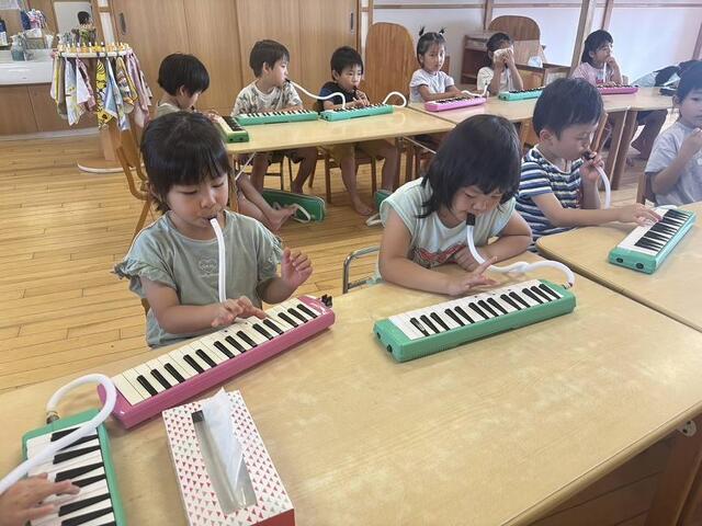 鍵盤ハーモニカ