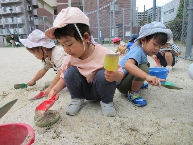 「砂あそび」(分園)