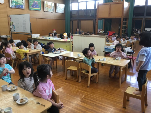 「お誕生日をお祝いしました」(本園　すみれ組)　