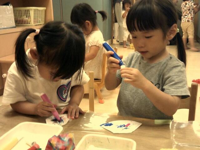 にじみ絵をしました。　（分園）