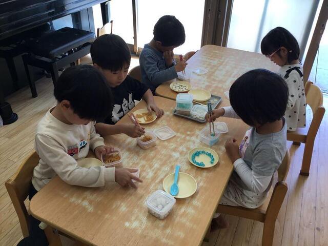 箸あそびをしました (本園 すみれ組)