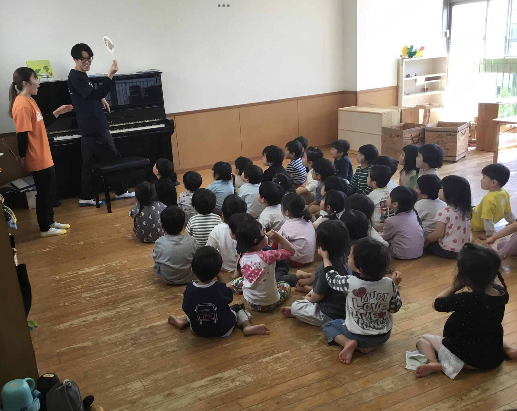 「横割り保育」（本園　赤組）