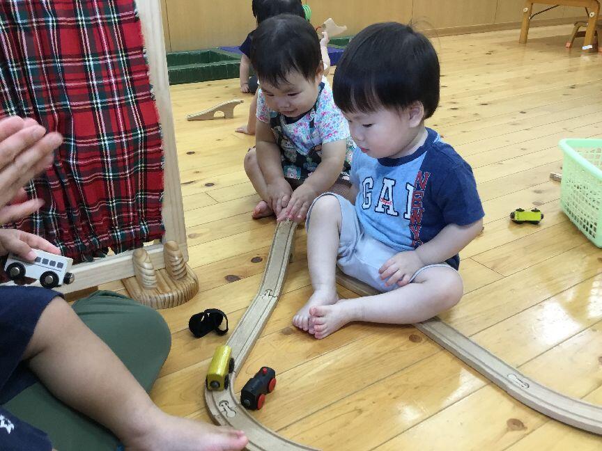 「汽車で遊んだよ」(本園　うめ1組）